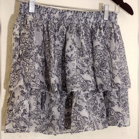 Ramy Brook Silk Elegant Black and White Patterned Mini Skirt - Picture 2 of 8